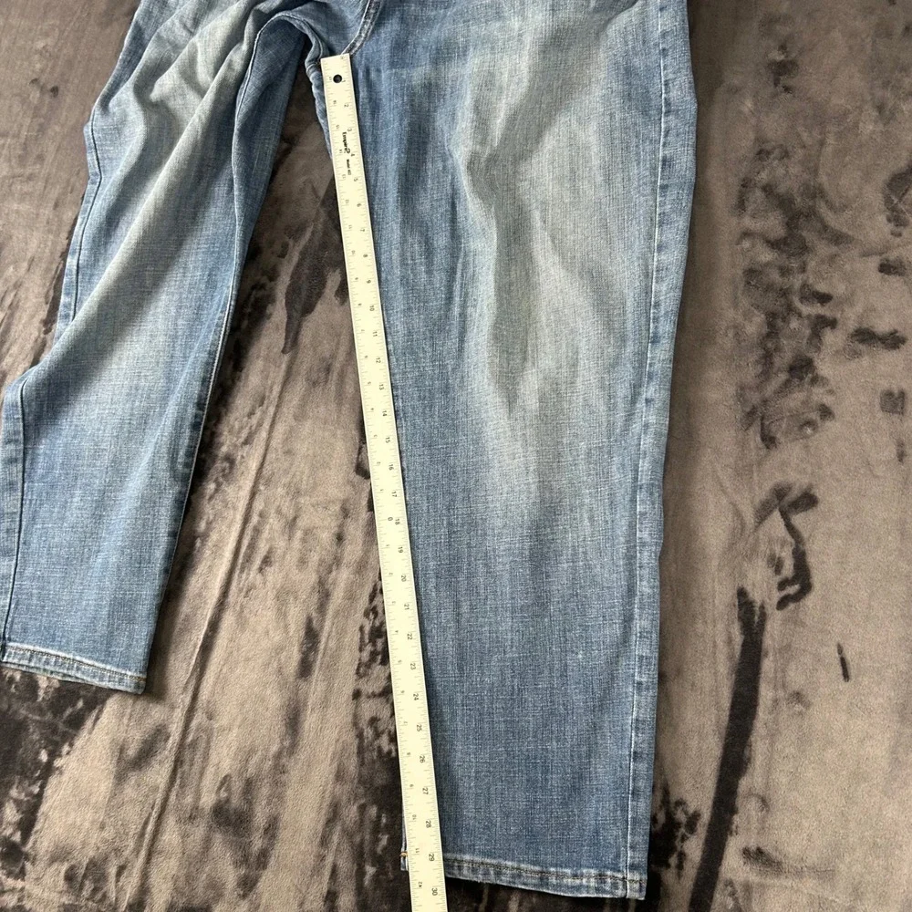 Lucky Brand 221 Straight Jeans Mens 38x30 Blue Medium Wash Denim 3271